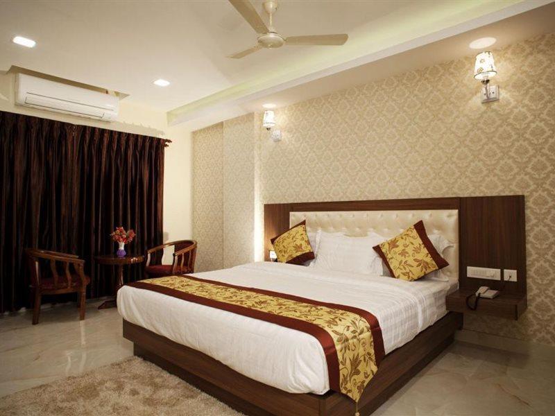 Hotel Mahalakshmi Residency Kollúru Kültér fotó
