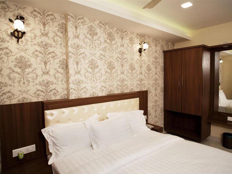 Hotel Mahalakshmi Residency Kollúru Kültér fotó
