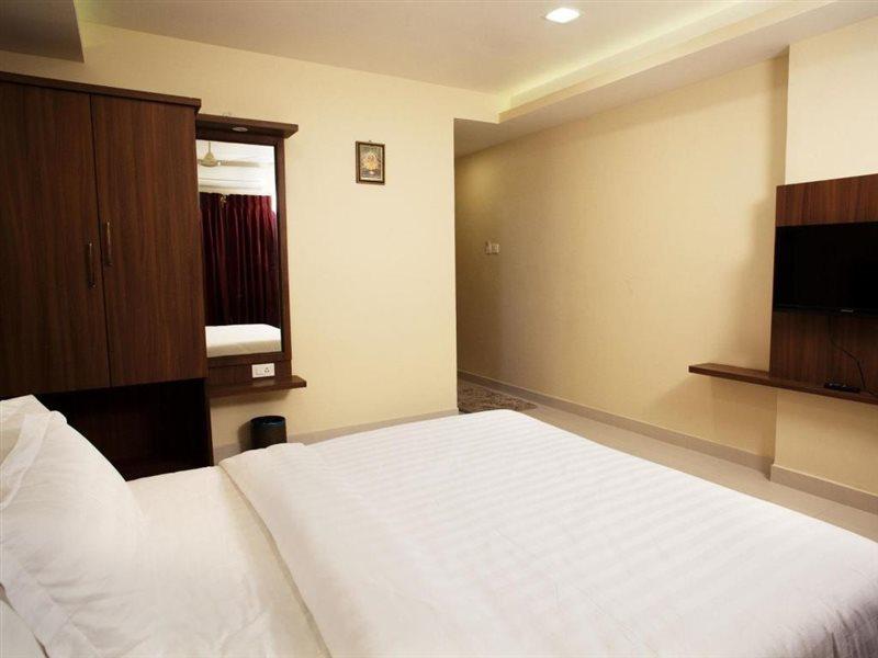 Hotel Mahalakshmi Residency Kollúru Kültér fotó