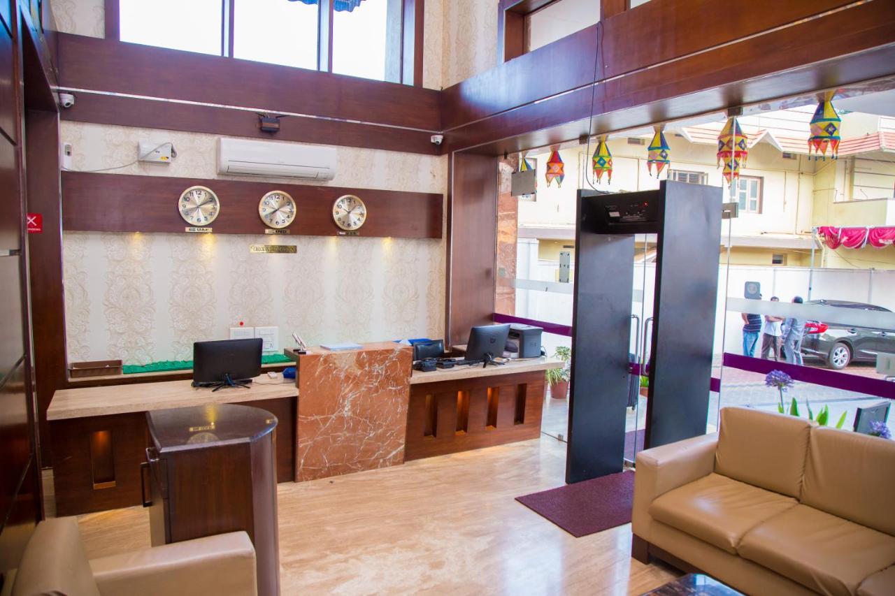 Hotel Mahalakshmi Residency Kollúru Kültér fotó